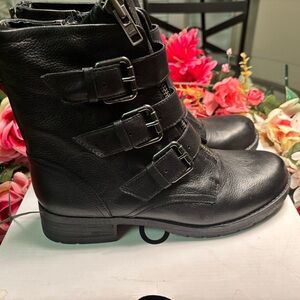 Also Travara Black Leather Ankle Boots